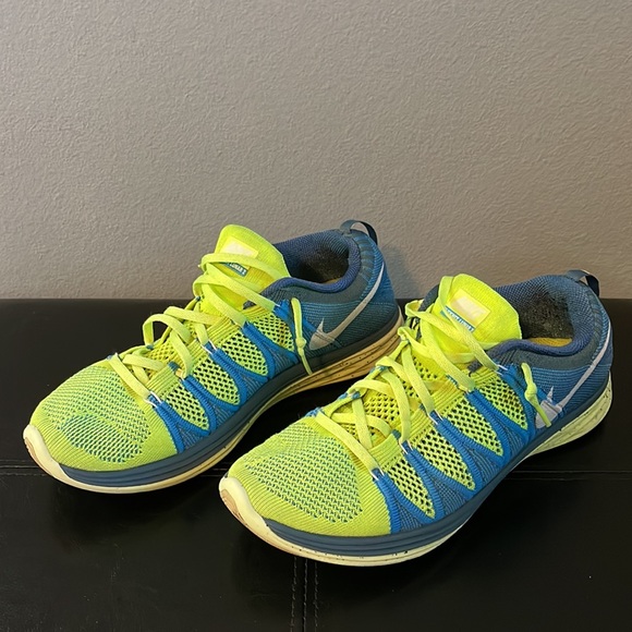 Size 9 Men’s Nike Flyknit Lunar 2 Volt Blue - Picture 3 of 6